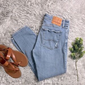 Lucky Brand light wash sienna slim boyfriend straight leg jeans size 6